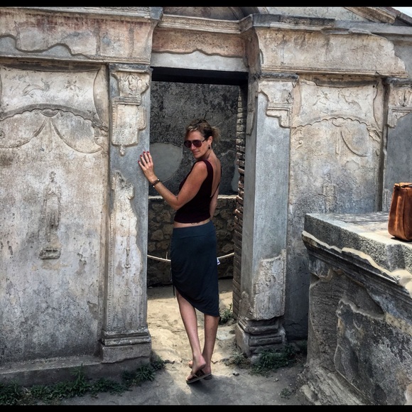 Meet your Posher, Jenn - Picture 2 of 4